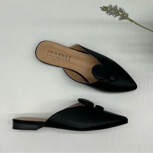 JOURNEE COLLECTION Women's Mallorie Button Mules in black faux leather size 6.5